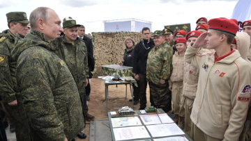 Πόλεμος στην Ουκρανία: Ετοιμάζεται ο Πούτιν να επιστρατεύσει 17χρονα στο μέτωπο;