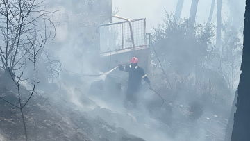 Φωτιά στη Σταμάτα: Περιορίζεται το μέτωπο της πυρκαγιάς - Μήνυμα από το 112 στους κατοίκους