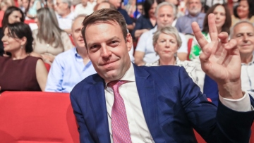 Κασσελάκης: Ήμουν μικρός,  δεν ξέρω πολλά για τον εξωδικαστικό συμβιβασμό του πατέρα μου - που έγινε το... 2018