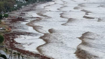 Εκατοντάδες αποκλεισμένοι στο Χορευτό Πηλίου χωρίς νερό και τρόφιμα - Εκκλήσεις για βοήθεια