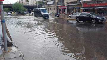 Κακοκαιρία «Daniel»: Χάος στο κέντρο της Αθήνας από την ισχυρή καταιγίδα