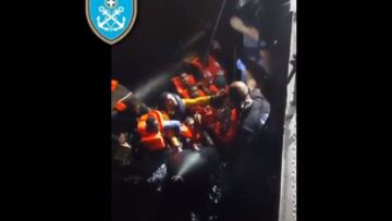 Λέσβος: Διάσωση 46 μεταναστών που «βούλιαξαν» τη λέμβο τους όταν είδαν το Λιμενικό - Δείτε βίντεο