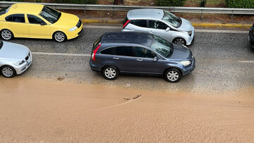 Αποκαταστάθηκε η κυκλοφορία σε Πειραιώς και Ποσειδώνος μετά την ισχυρή καταιγίδα