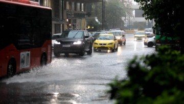 Κακοκαιρία Daniel: Νέο έκτακτο δελτίο καιρού - Περιορίζονται τα φαινόμενα από το απόγευμα, λέει η ΕΜΥ