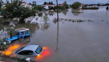 Κακοκαιρία Daniel - Καρδίτσα: Στέλνουν ελικόπτερα για την απομάκρυνση εγκλωβισμένων