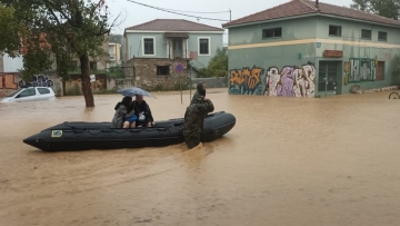 Κακοκαιρία Daniel:  Βγαίνει ο στρατός για τις πλημμύρες σε Καρδίτσα, Τρίκαλα και Βόλο - Δείτε φωτογραφίες