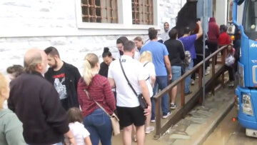 Κακοκαιρία Daniel- Βόλος: Ουρές για μια εξάδα νερό – Δείτε βίντεο