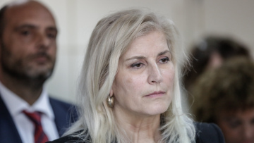 «Έξαλλη» η Αυλωνίτου με τον Τσακαλώτο: Δεν τον εξουσιοδότησα να ζητήσει συγγνώμη εκ μέρους μου