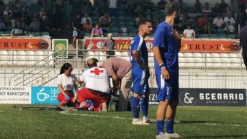 Κύπελλο: Στο νοσοκομείο ποδοσφαιριστής του Εθνικού μετά από συμπλοκή στον αγώνα με τον Πανθρακικό - Οριστική διακοπή - Βίντεο 
