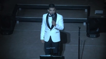 Μάστορας: Η στιγμή που ζητά παύση για τις τραγωδίες σε Θεσσαλία και Blue Horizon - Βίντεο