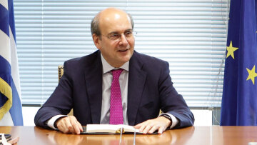 Χατζηδάκης: Τέλος η επέκταση του market pass - Μετατίθεται η καταβολή επιδόματος στους συνταξιούχους 