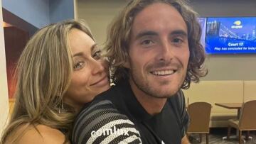 Πάουλα Μπαντόσα: Με φόρμα της Εθνικής Ελλάδας και γαλανόλευκα νύχια το κορίτσι του Τσιτσιπά - Φωτογραφία 