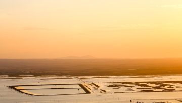 Κακοκαιρία Daniel: Απέραντη λίμνη ο θεσσαλικός κάμπος - Εικόνες που κόβουν την ανάσα