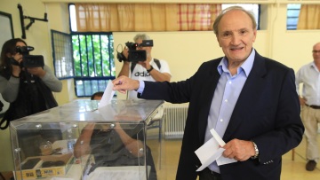 Εκλογές ΣΥΡΙΖΑ: Ψήφισε ο Στέφανος Τζουμάκας - «Έχουμε τις δυνατότητες, μας αξίζει, το μπορούμε»
