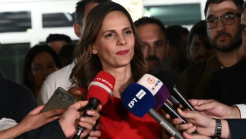 Έφη Αχτσιόγλου: Την επόμενη Κυριακή να δώσουμε τη μάχη με πολιτικούς όρους, όχι στα θολά νερά των εύκολων λύσεων