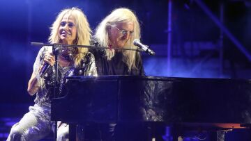 Άννα Βίσση: «Με τον Νίκο Καρβέλα νομίζω ότι θα είμαστε αιώνια ερωτευμένοι ο ένας με τον άλλο»