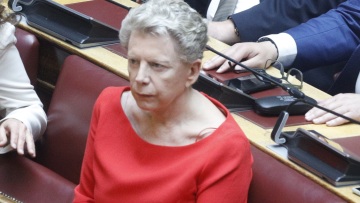Έλενα Ακρίτα: Δεν παραιτούμαι από βουλευτής για τον Κασσελάκη - Είχα συμφωνήσει με τον Τσίπρα να γίνω υπουργός Ανθρωπίνων Δικαιωμάτων