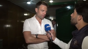 Στέφανος Κασσελάκης: Πήγε με τον σύντροφό του στη Χαλκίδα για να του δείξει το σπίτι που μεγάλωσε η μητέρα του 