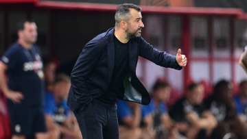 Μαρτίνεθ για την ήττα του Ολυμπιακού: «Κάναμε λάθη που στην Ευρώπη τα πληρώνεις - Είχαμε ευκαιρίες για περισσότερα γκολ»