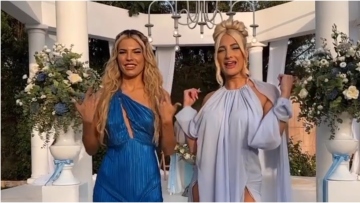 Ιωάννα Τούνη και Δημήτρης Αλεξάνδρου βάφτισαν τον γιο τους - Δείτε φωτογραφίες και βίντεο