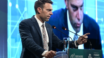 Ο Κασσελάκης αντάλλαξε γραβάτες με τον πρόεδρο του Επαγγελματικού Επιμελητηρίου Αθηνών - Φωτογραφίες