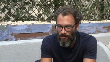 Αντίνοος Αλμπάνης: «Κανένας δεν έχει έρθει στη ζωή μου, είμαι σαν την καλαμιά στον κάμπο»