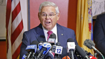 Μενέντεζ για τις κατηγορίες: Θα δικαιωθώ όταν βγουν στο φως όλα τα στοιχεία, δεν παραιτούμαι