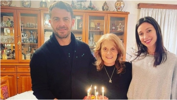 Δήμητρα Βαμβακούση για τη μητέρα του Αγγελόπουλου: «Άντεξες για να σε έχουμε μαζί μας την πιο ευλογημένη μας στιγμή»