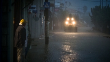 Κακοκαιρία Elias - Βόλος: Πάνω από 300 απεγκλωβισμοί από την Πυροσβεστική - Επιχειρεί και ο στρατός