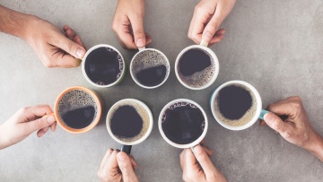 Πιο πικρά από σήμερα σοκολάτα και καφές - Ανατιμήσεις έως και 30%