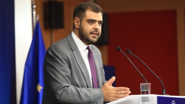 Μαρινάκης κατά Κασσελάκη: Προσπαθεί να καλύψει το πολιτικό κενό με βιντεάκια και επικοινωνιακά show