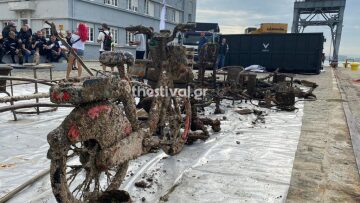 Θεσσαλονίκη: Μέχρι και μοτοποδήλατο βρήκαν στον βυθό του Θερμαϊκού - Δείτε φωτογραφίες