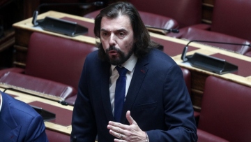 Πέτρος Παππάς: Η νεολαία του ΣΥΡΙΖΑ ήταν πολύ μικρή λέει μετά την αποχώρησή της