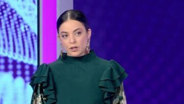 My Style Rocks - Ελεάνα σε Χριστίνα: «Οι κοιλιακοί σου είναι τόσο εμφανείς, όσο η ανασφάλειά σου»