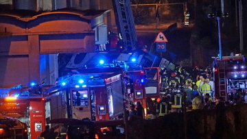 Τραγωδία στη Βενετία: Το λεωφορείο έκανε ελιγμό «χωρίς λόγο» πριν πέσει από τη γέφυρα - Πού στρέφονται οι έρευνες 