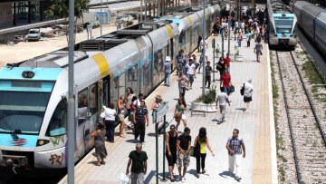 Μεγάλη ταλαιπωρία στον προαστιακό - Καθυστερήσεις και καταργήσεις δρομολογίων λόγω βλάβης