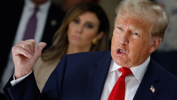 Ντόναλντ Τραμπ: Βγήκε εκτός της λίστας «Forbes 400» με τους πλουσιότερους ανθρώπους στον κόσμο - Κατέρρευσε το «Truth Social»