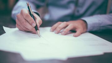 Συνελήφθη υπάλληλος του ΕΦΚΑ για χρηματισμό - Ζητούσε «μίζα» για καταβολή επιδόματος αναπηρίας