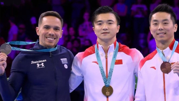 Λευτέρης Πετρούνιας: Η απονομή του ασημένιου μεταλλίου στον Έλληνα πρωταθλητή - Βίντεο 