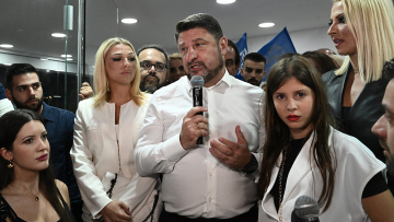 Θρίαμβος για τον «καλό στρατιώτη» Χαρδαλιά - Περιφερειάρχης Αττικής από τον α' γύρο για πρώτη φορά σε 17 χρόνια