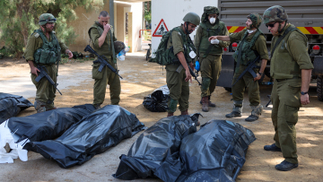 Πόλεμος στο Ισραήλ: Στρατιώτες ανέφεραν πως βρήκαν αποκεφαλισμένα μωρά από τη Χαμάς σε κιμπούτς με δεκάδες νεκρούς