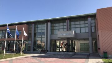 Άγρια κόντρα μεταξύ των υποψήφιων δημάρχων του Σαρωνικού με μηνύσεις και αλληλοκατηγορίες