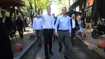 Κυριάκος Μητσοτάκης: Βόλτα με τον Μπακογιάννη στη Βικτώρια - Δείτε φωτογραφίες