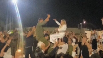 Ούτε η επιστράτευση δεν τους πτόησε! - Ισραηλινό ζευγάρι έκανε το γαμήλιο πάρτι του σε στρατιωτική βάση