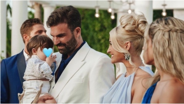 Ιωάννα Τούνη: Νέες φωτογραφίες από τη βάφτιση του γιου της