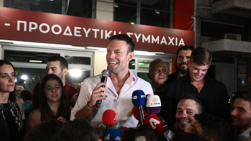 Πηγές ΣΥΡΙΖΑ: «Ιστορική νίκη των προοδευτικών δυνάμεων - Βιάστηκε η ΝΔ να χρωματίσει τον χάρτη»