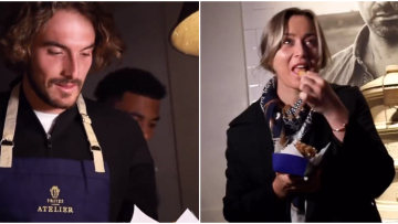 Τσιτσιπάς: Μπήκε στην κουζίνα, φόρεσε ποδιά και μαγείρεψε για την Μπαντόσα - Δείτε βίντεο