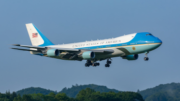 Γιατί το Air Force One δεν... καταλαβαίνει από τις ρουκέτες της Χαμάς