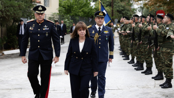 Το αποχαιρετιστήριο λεύκωμα της Σακελλαροπούλου: Σταθμοί και συμβολισμοί στις τελευταίες ημέρες της θητείας της