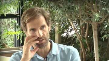 Μάξιμος Μουμούρης: Δεν ήταν εύκολο να εμπιστευτείς έναν καλλιτέχνη για να κάνεις οικογένεια